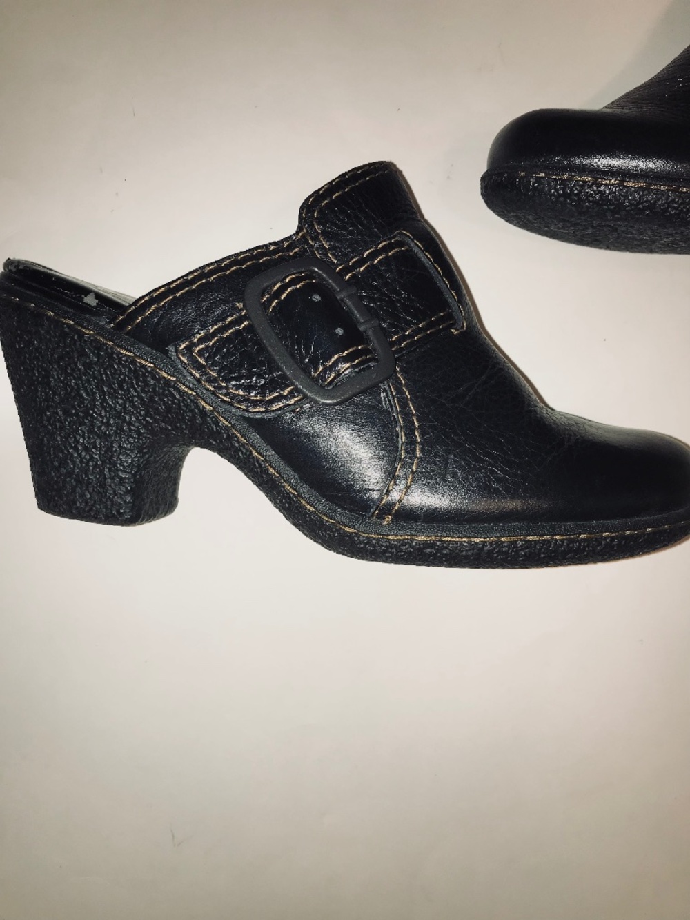 B.O.C. Born Concept Black Leather Mules Slides Sz 8 Buckle Comfort Clogs Shoes